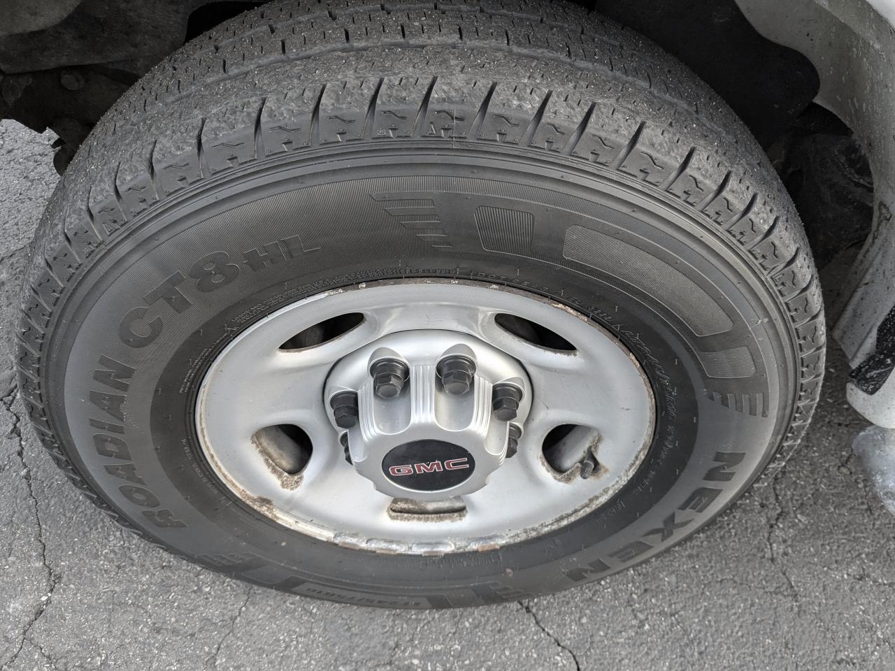 GMC Savana Cargo Van  2014