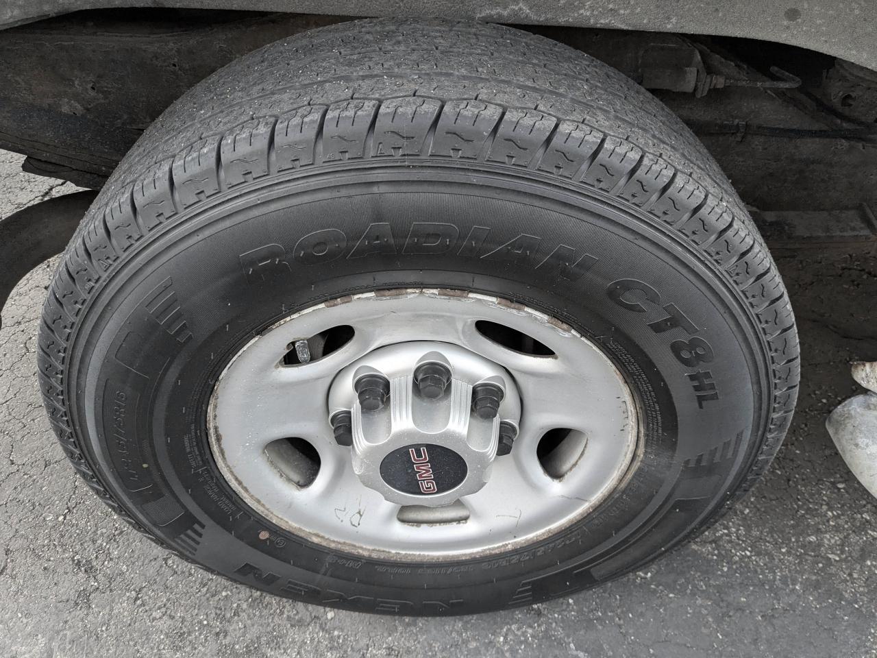 GMC Savana Cargo Van  2014