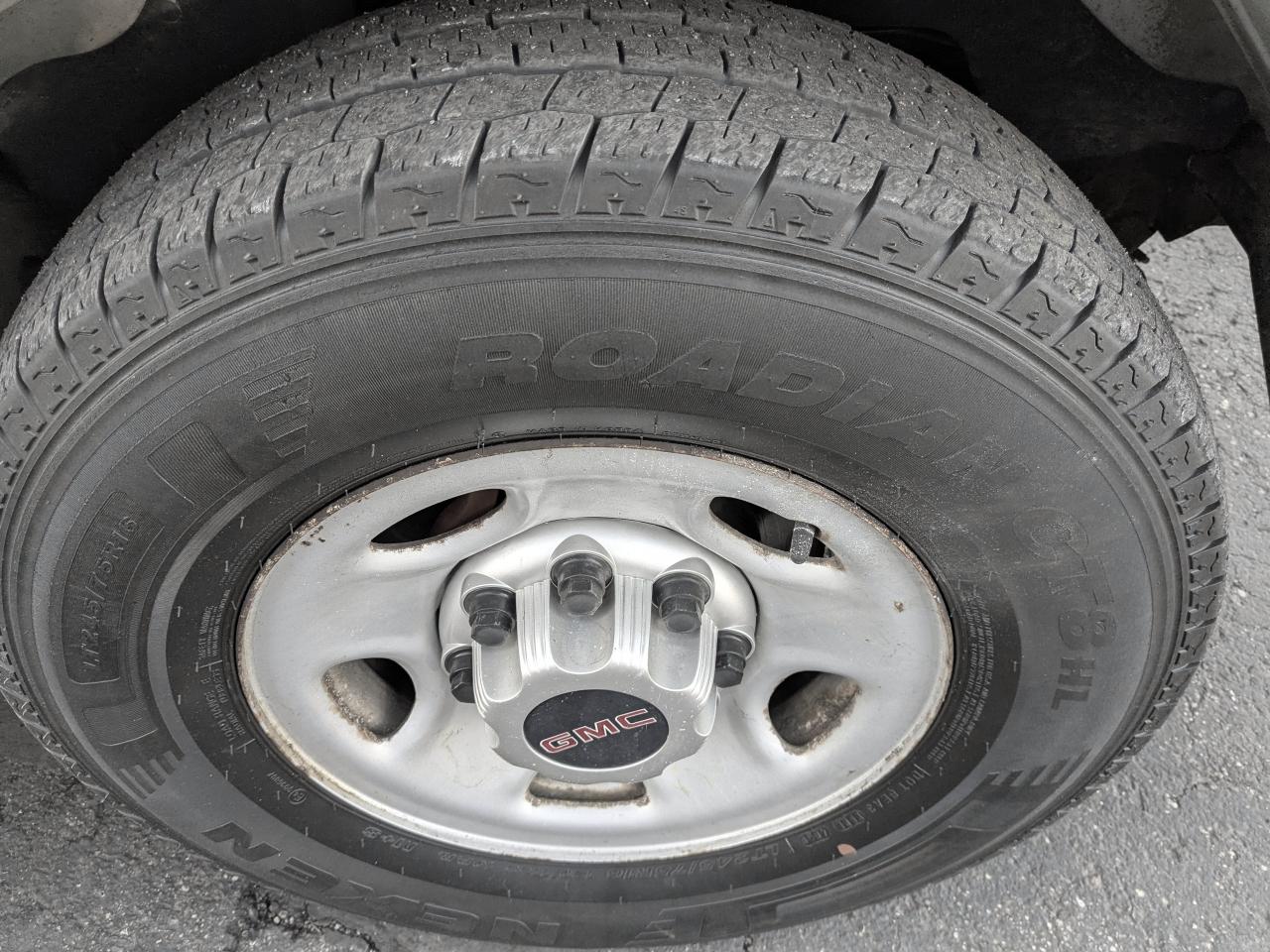 GMC Savana Cargo Van  2014