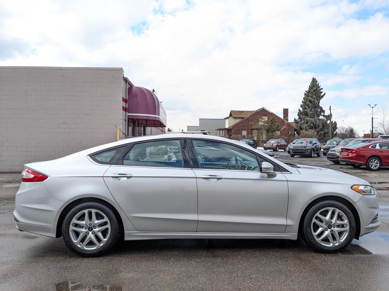 Ford Fusion SE 2016