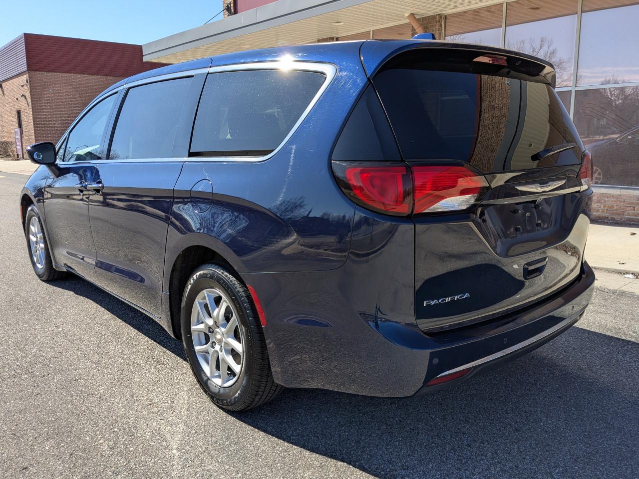 Chrysler Pacifica Touring FWD 2020