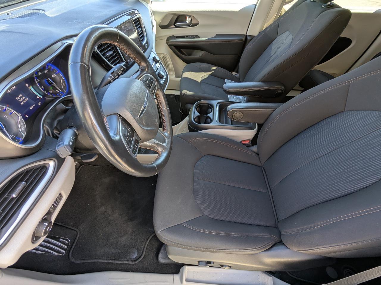 Chrysler Pacifica Touring FWD 2020