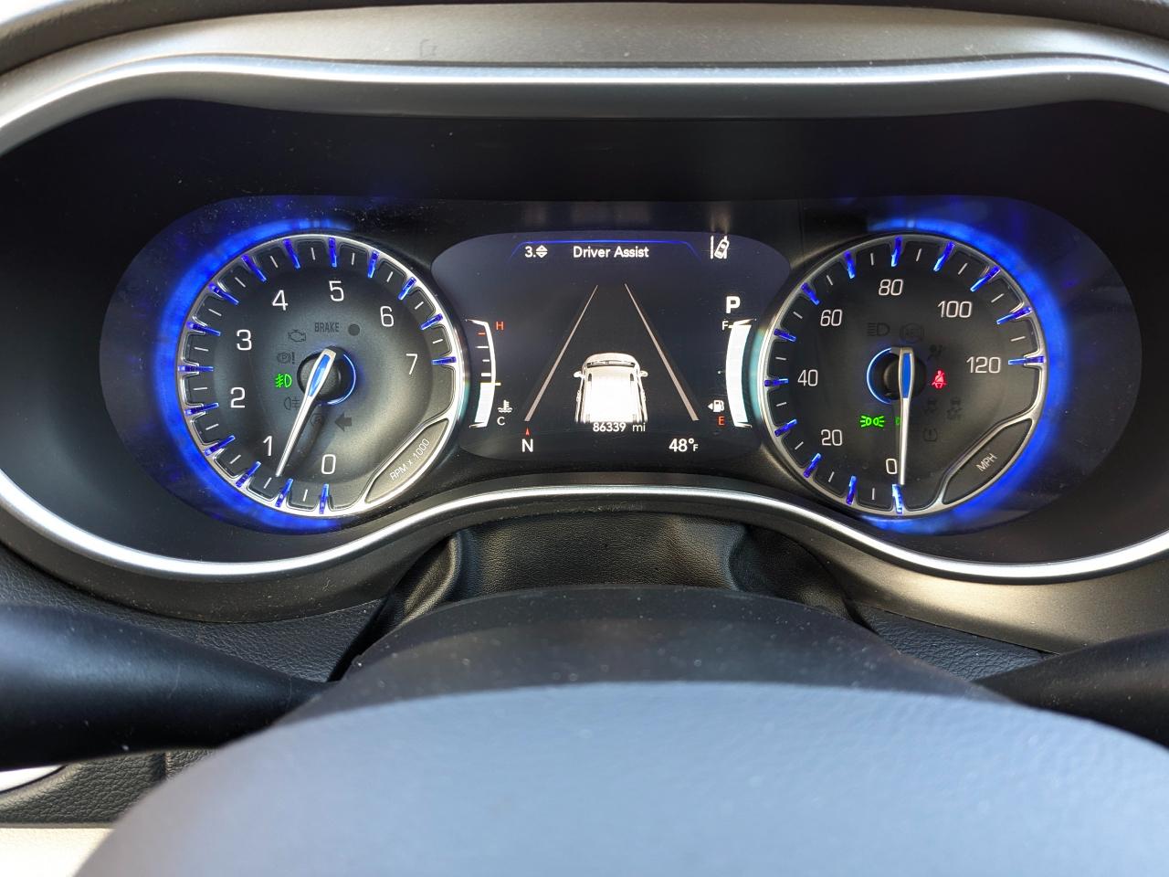 Chrysler Pacifica Touring FWD 2020