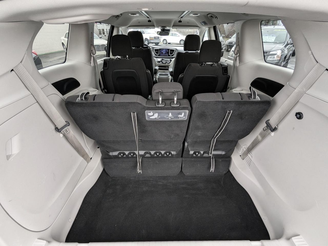 Chrysler Pacifica Touring FWD 2020