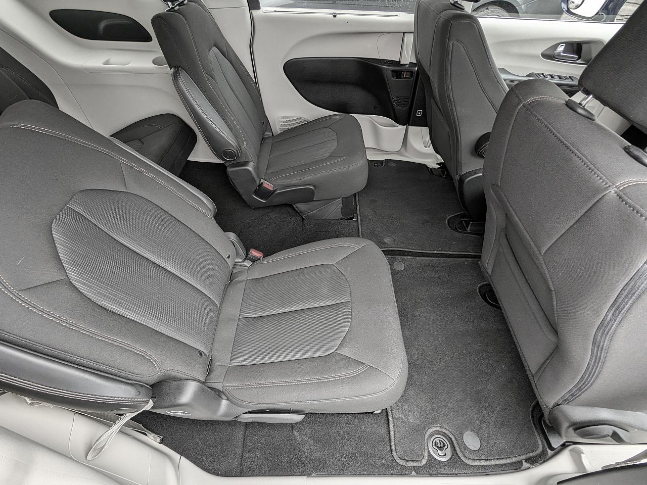 Chrysler Pacifica Touring FWD 2020