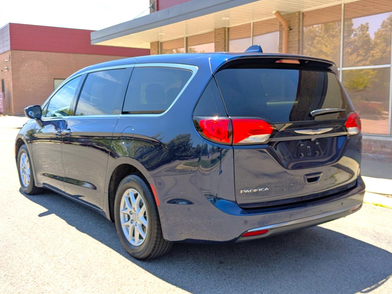 Chrysler Pacifica Touring FWD 2020