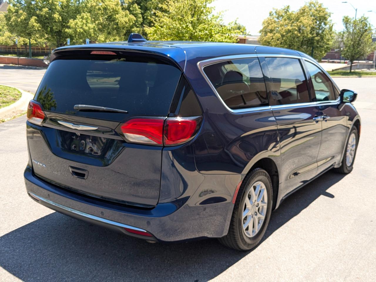 Chrysler Pacifica Touring FWD 2020