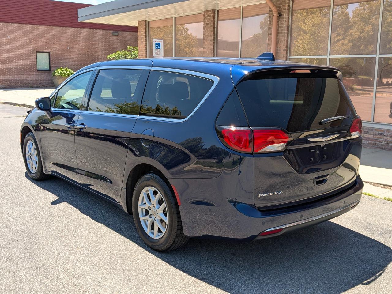 Chrysler Pacifica Touring FWD 2020