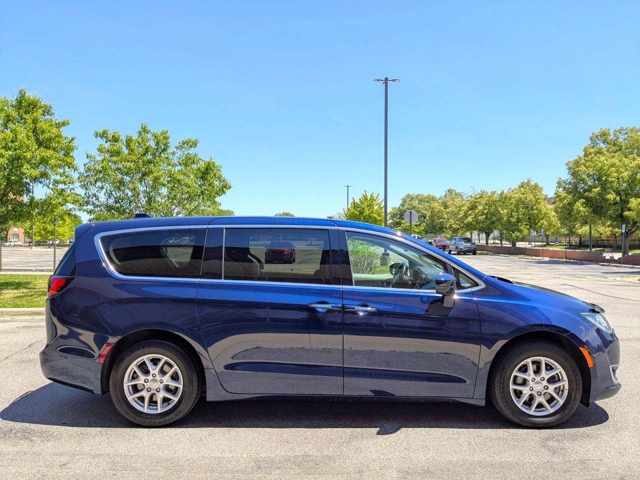 Chrysler Pacifica Touring FWD 2020