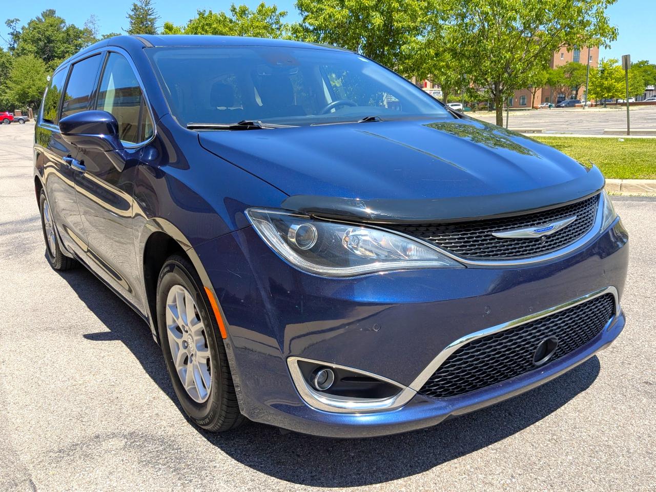Chrysler Pacifica Touring FWD 2020