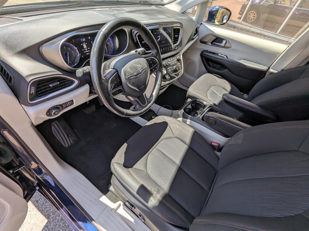 Chrysler Pacifica Touring FWD 2020