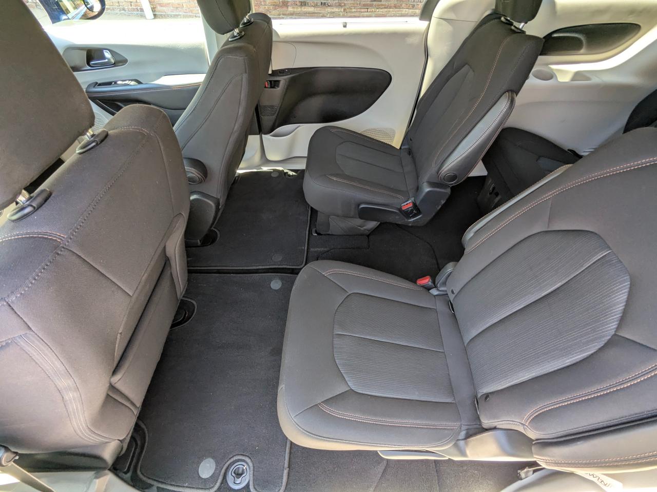 Chrysler Pacifica Touring FWD 2020