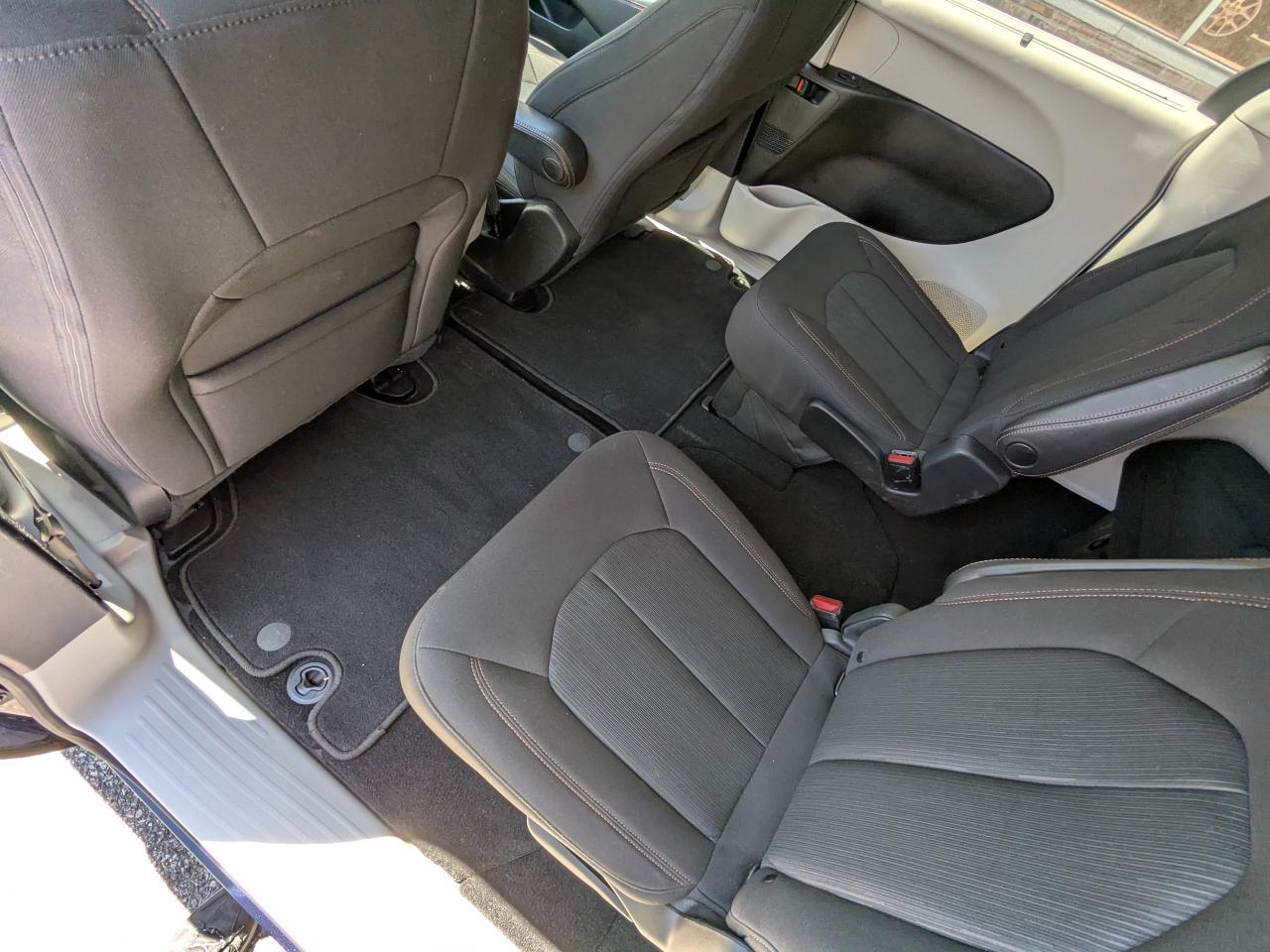 Chrysler Pacifica Touring FWD 2020