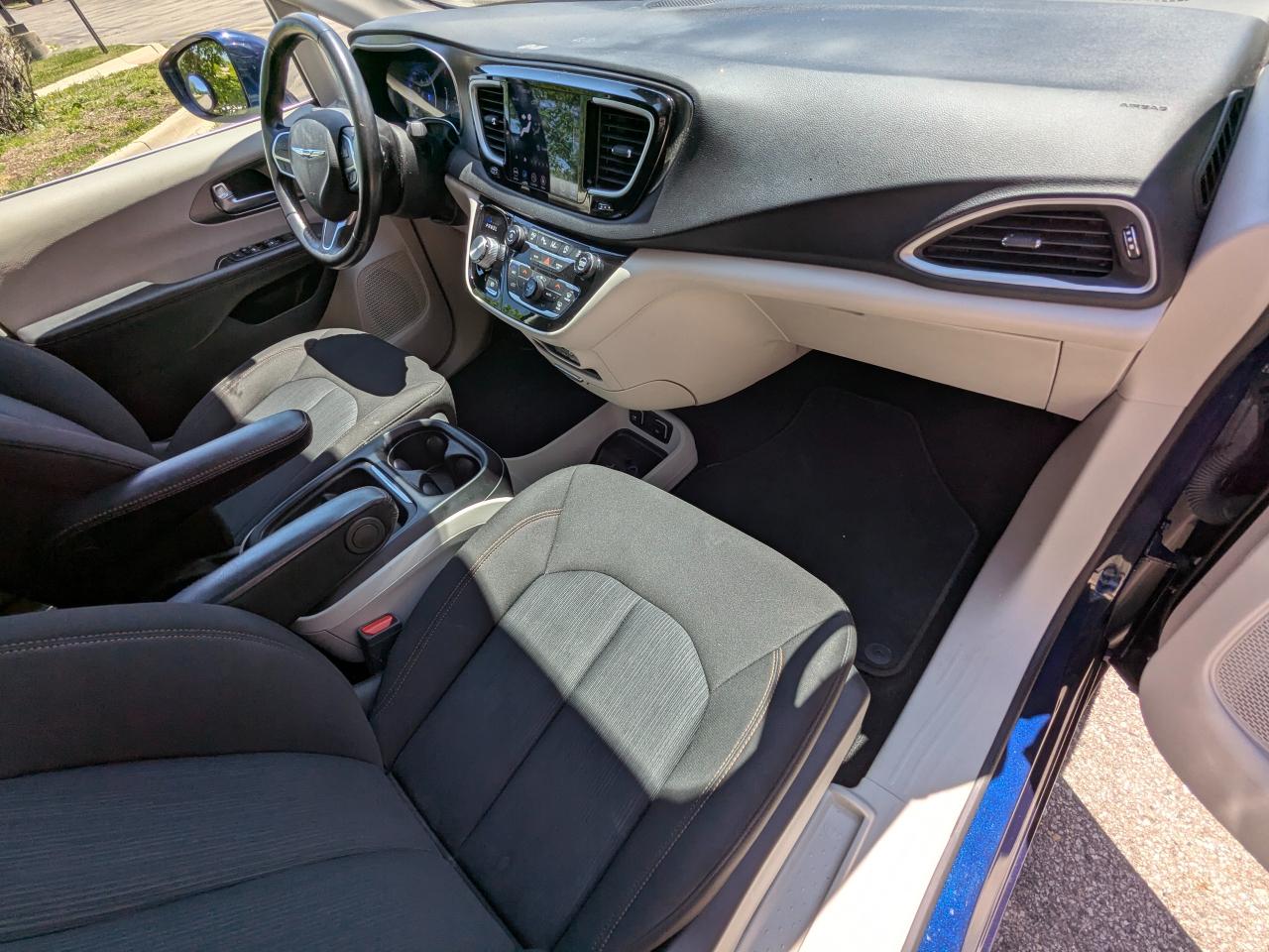 Chrysler Pacifica Touring FWD 2020