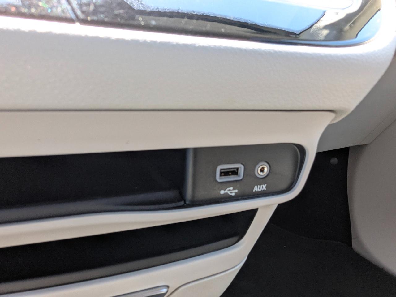 Chrysler Pacifica Touring FWD 2020