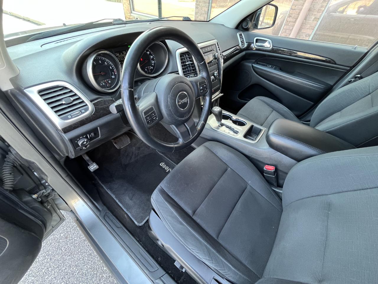 Jeep Grand Cherokee Laredo 4x4 2012