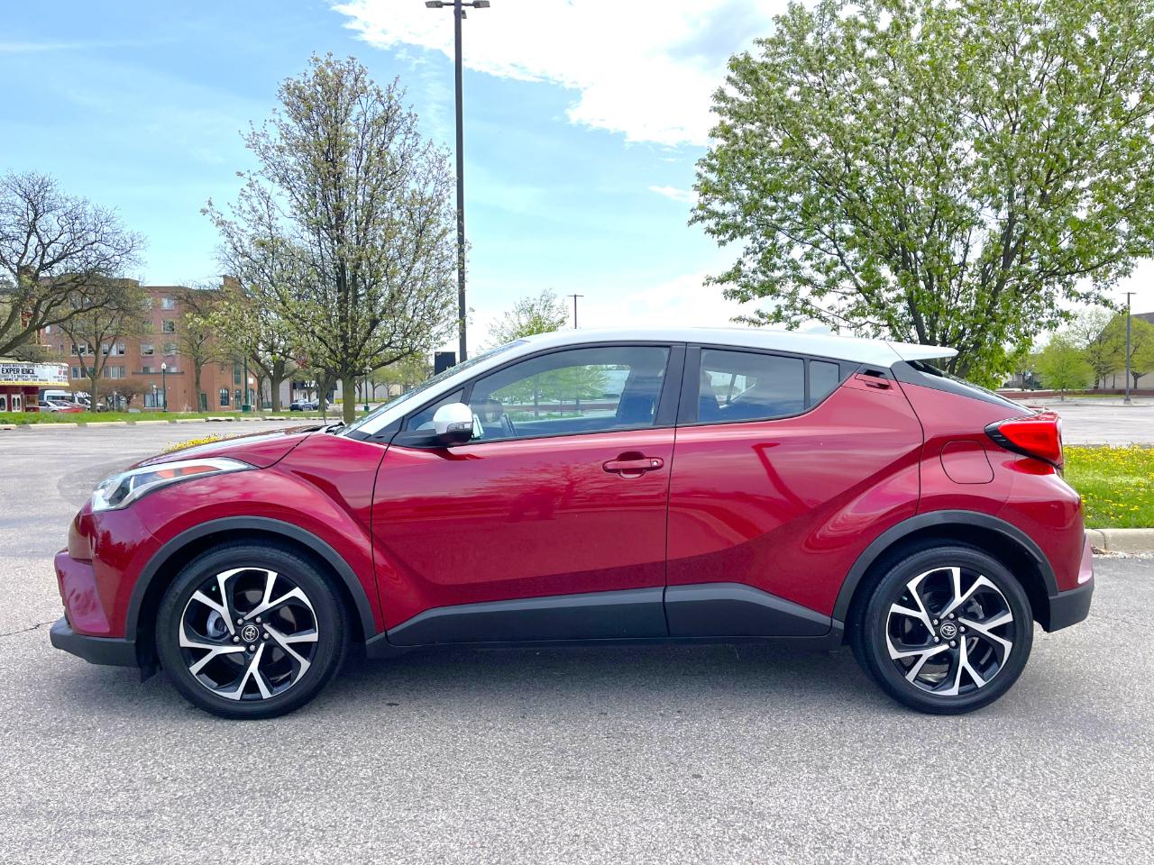 Toyota C-HR XLE FWD (Natl) 2018