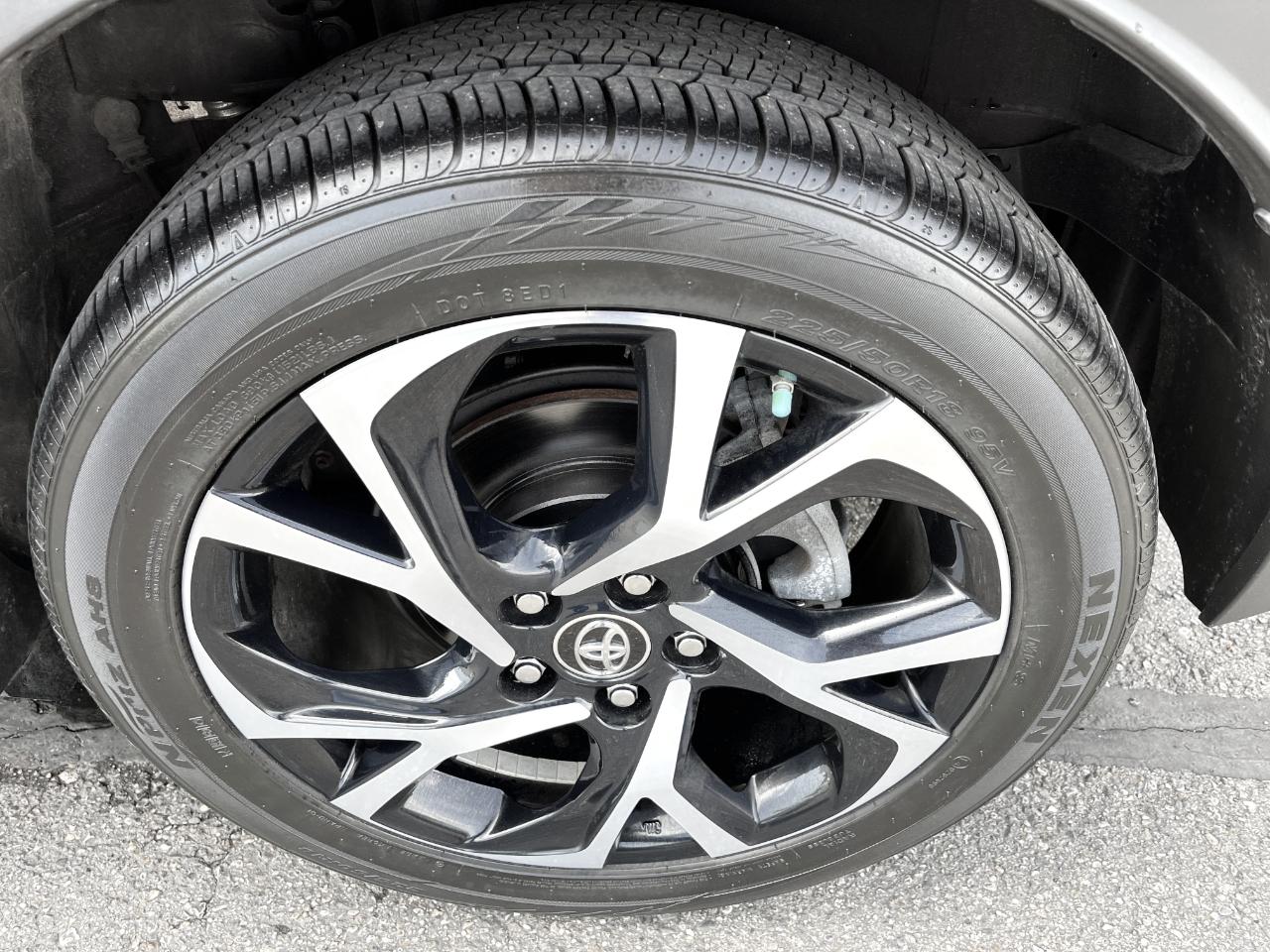 Toyota C-HR XLE FWD (Natl) 2018