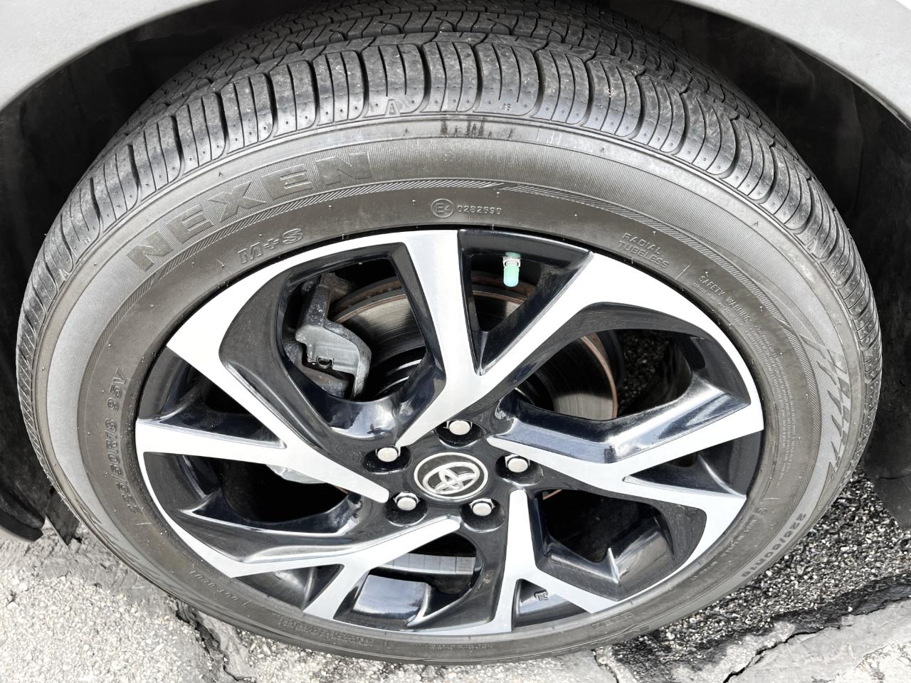 Toyota C-HR XLE FWD (Natl) 2018