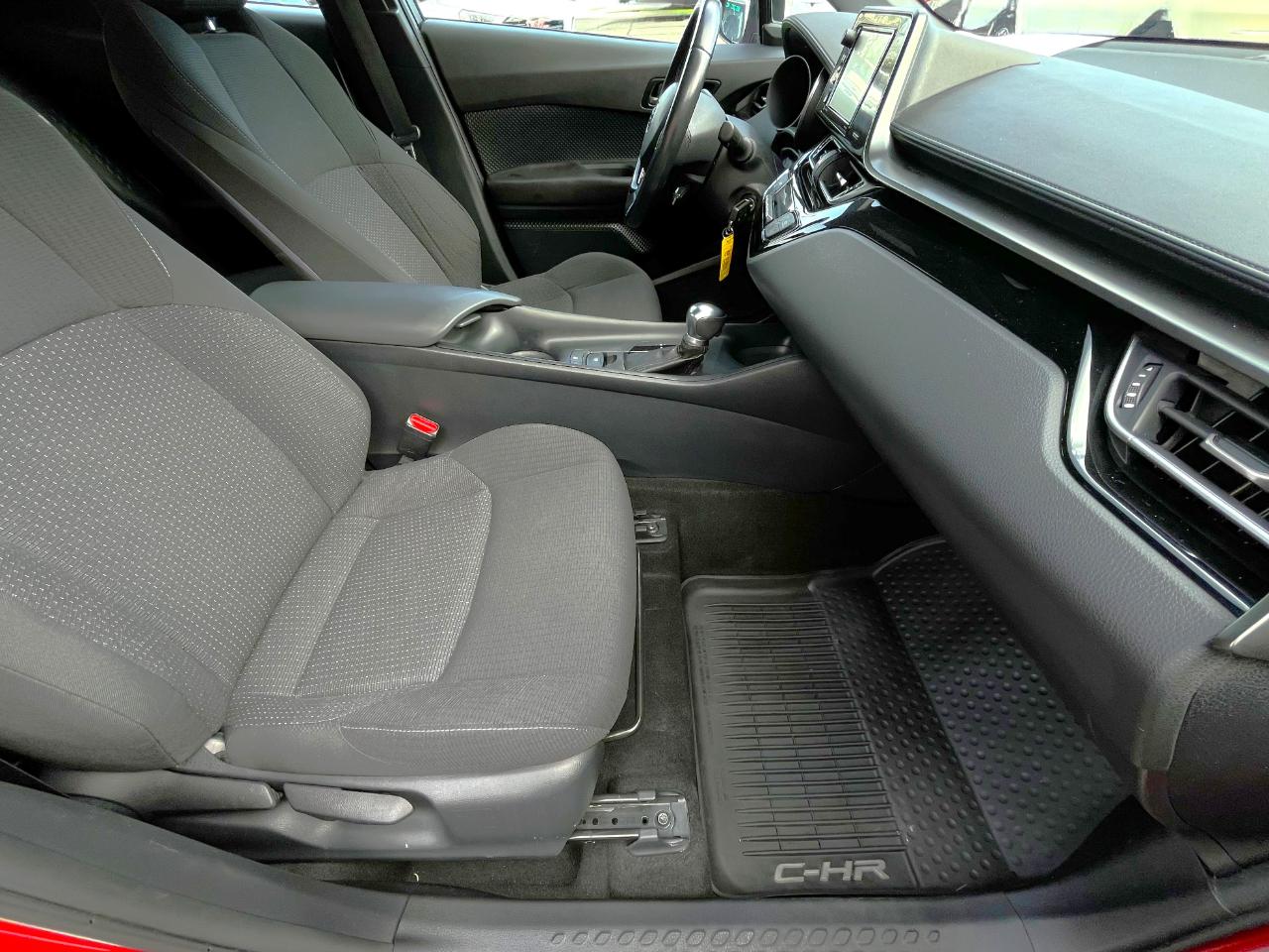 Toyota C-HR XLE FWD (Natl) 2018