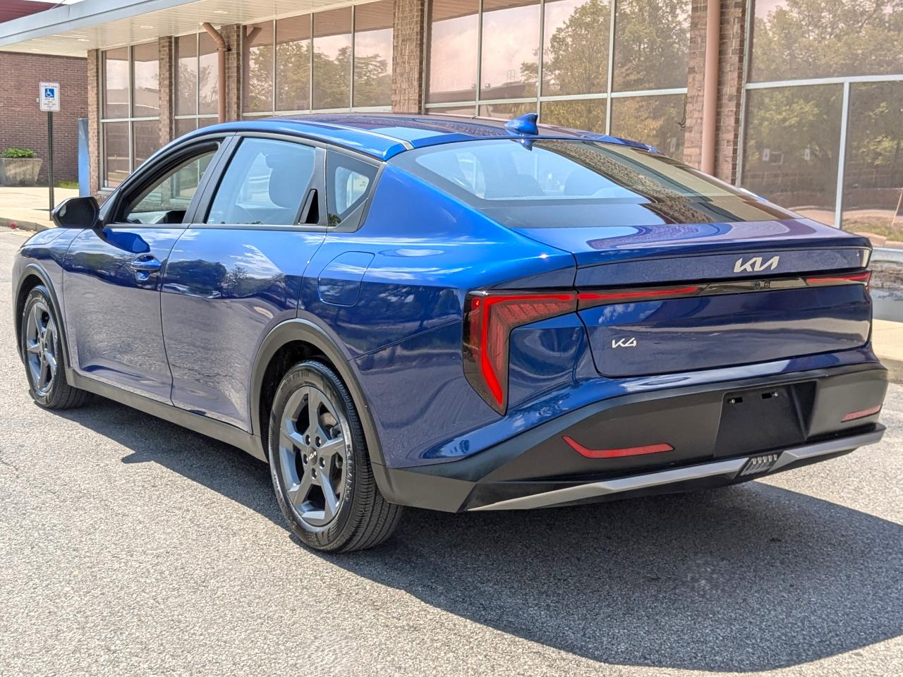 Kia K4 LXS FWD 2025