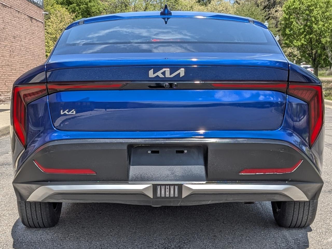 Kia K4 LXS FWD 2025