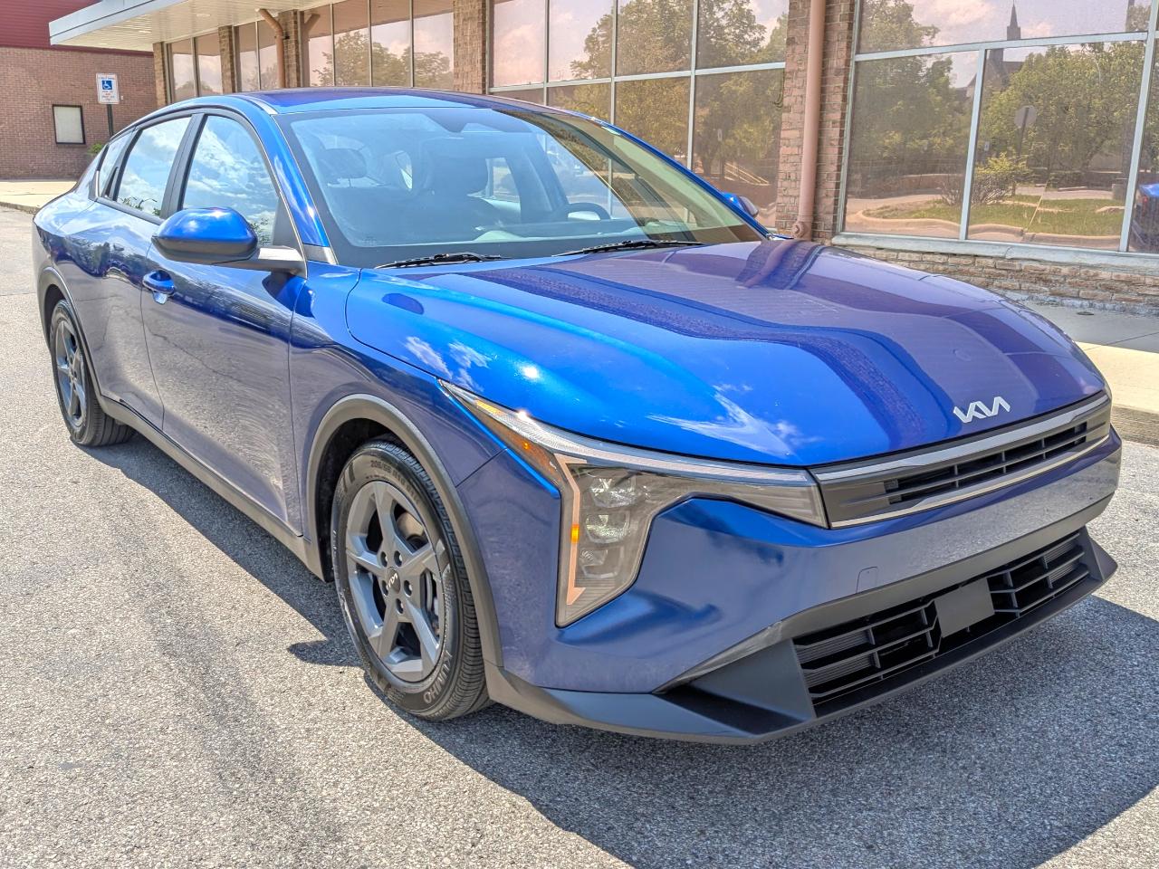 Kia K4 LXS FWD 2025