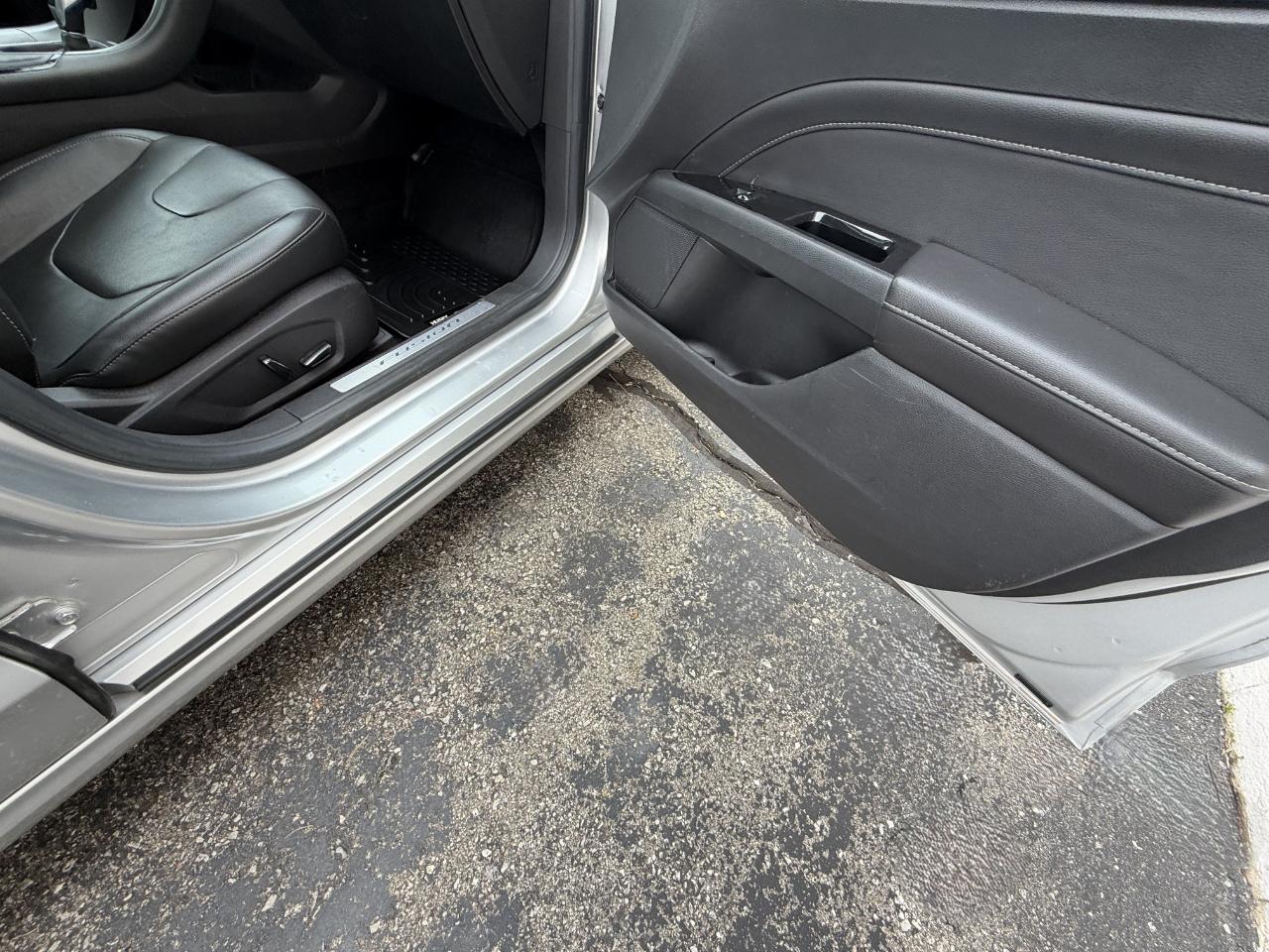 Ford Fusion 4dr Sdn Titanium AWD 2013