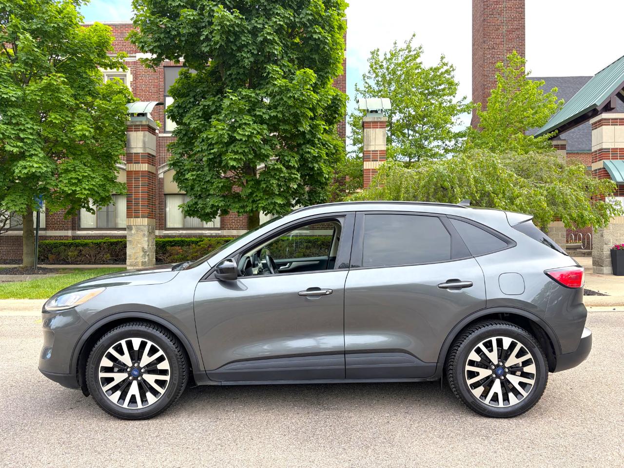 Ford Escape SE Sport Hybrid FWD 2020
