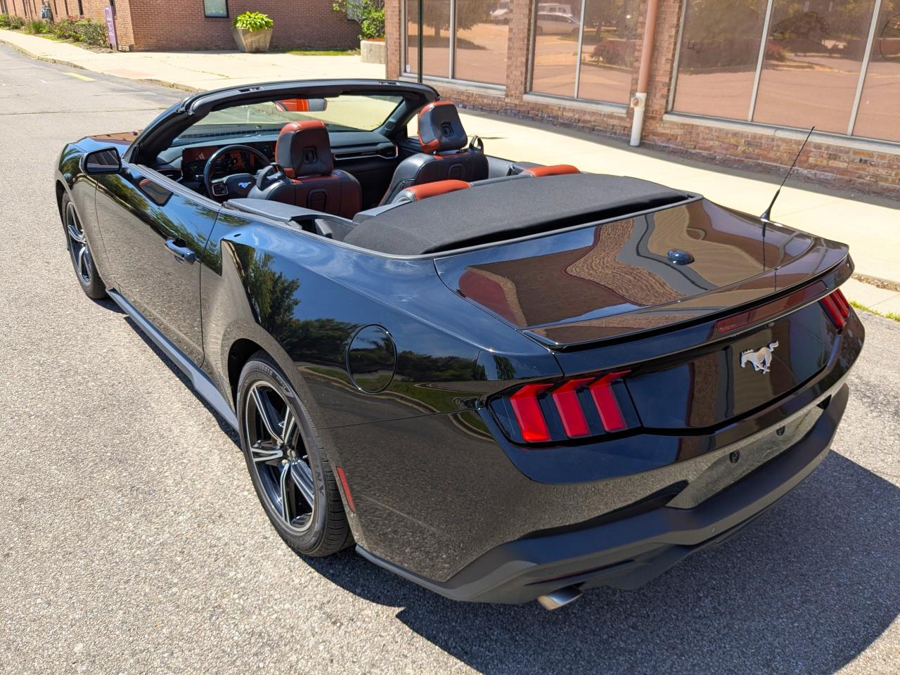 Ford Mustang EcoBoost Premium Convertible 2024
