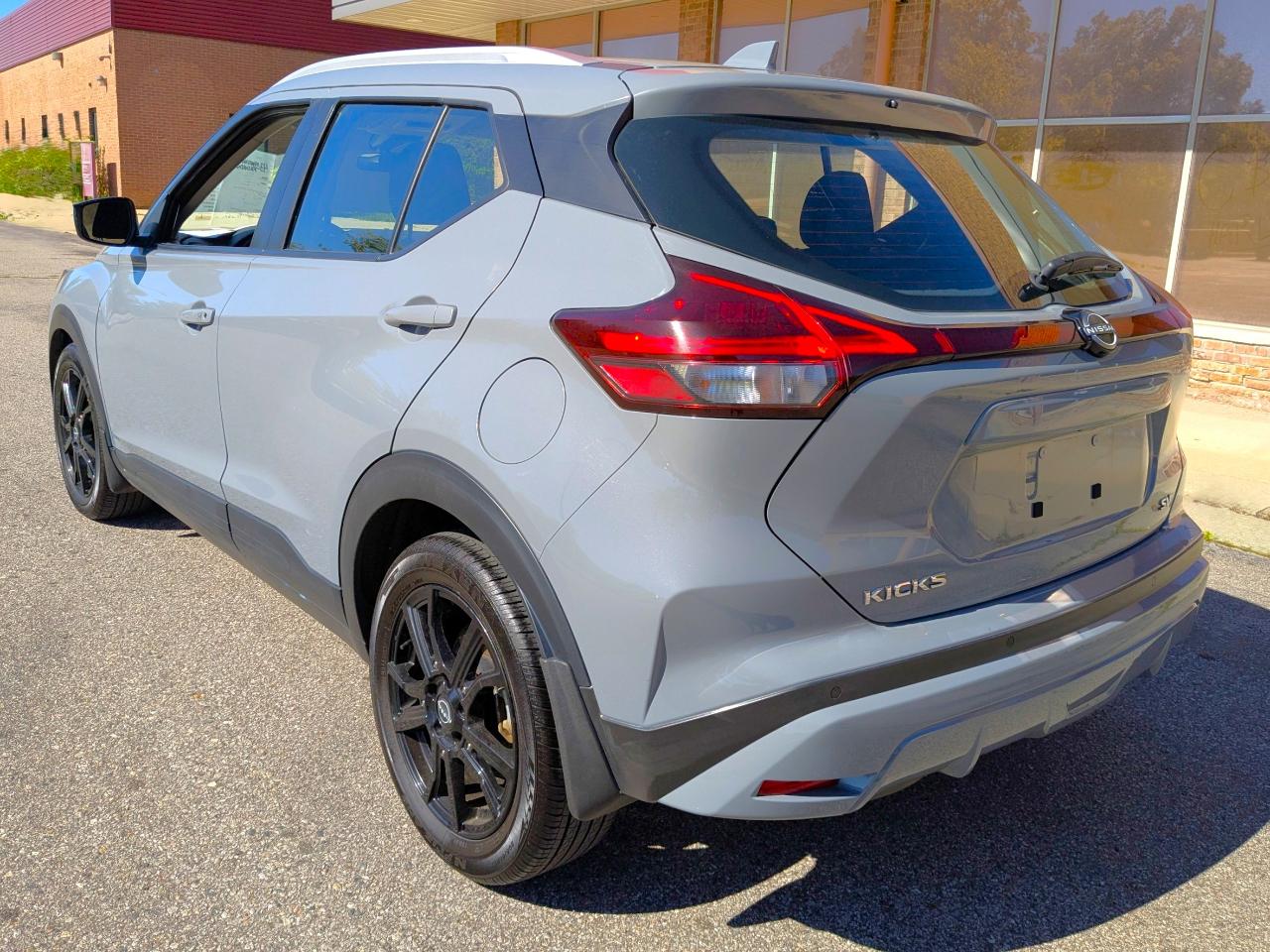 Nissan Kicks SV FWD 2022
