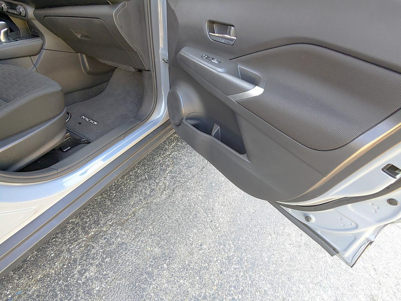 Nissan Kicks SV FWD 2022