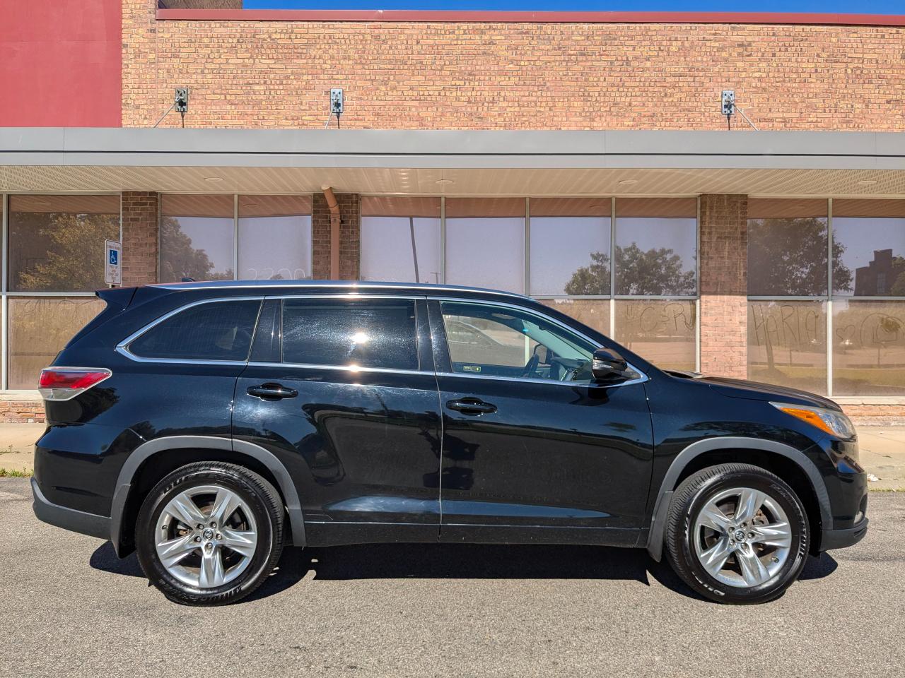 Toyota Highlander Limited AWD 2016