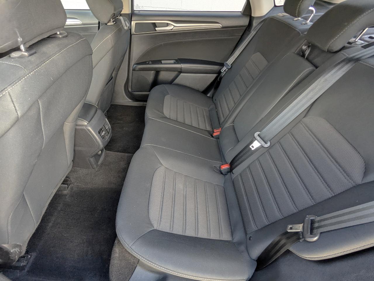Ford Fusion SE FWD 2020