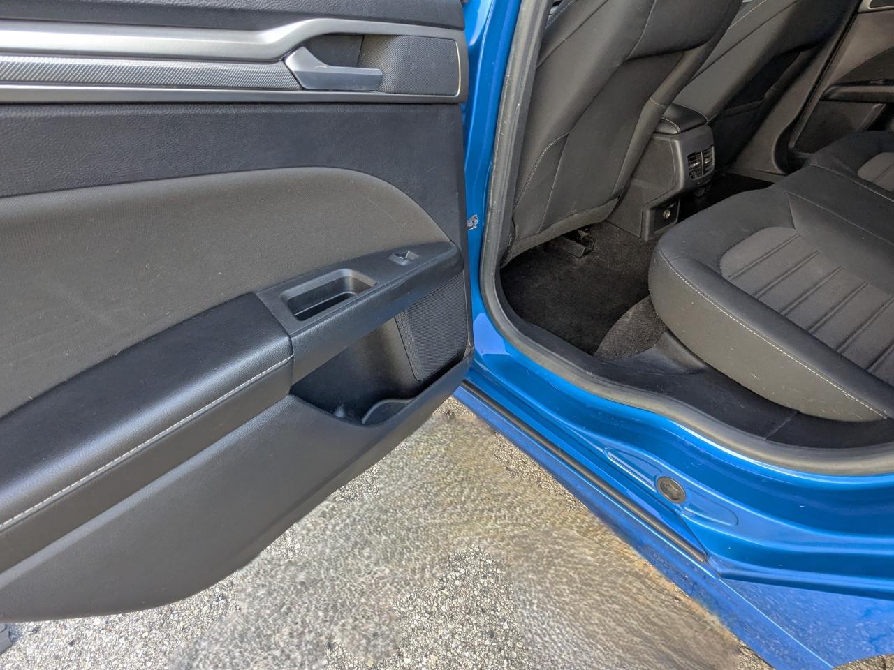Ford Fusion SE FWD 2020