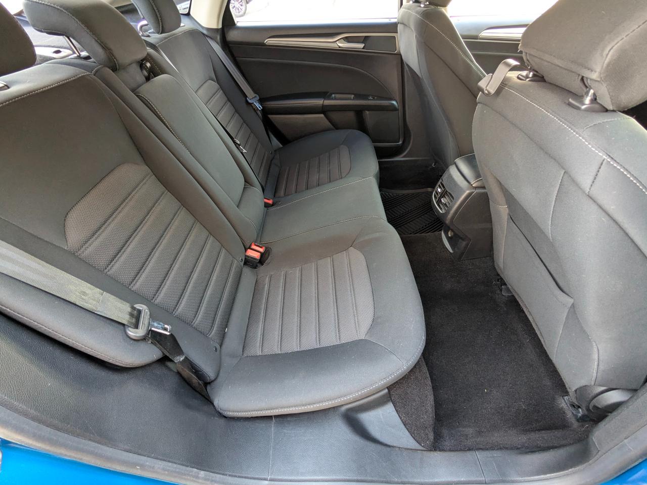 Ford Fusion SE FWD 2020