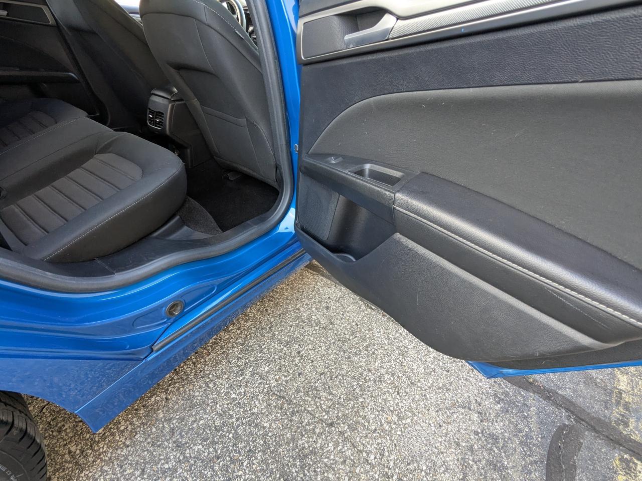 Ford Fusion SE FWD 2020