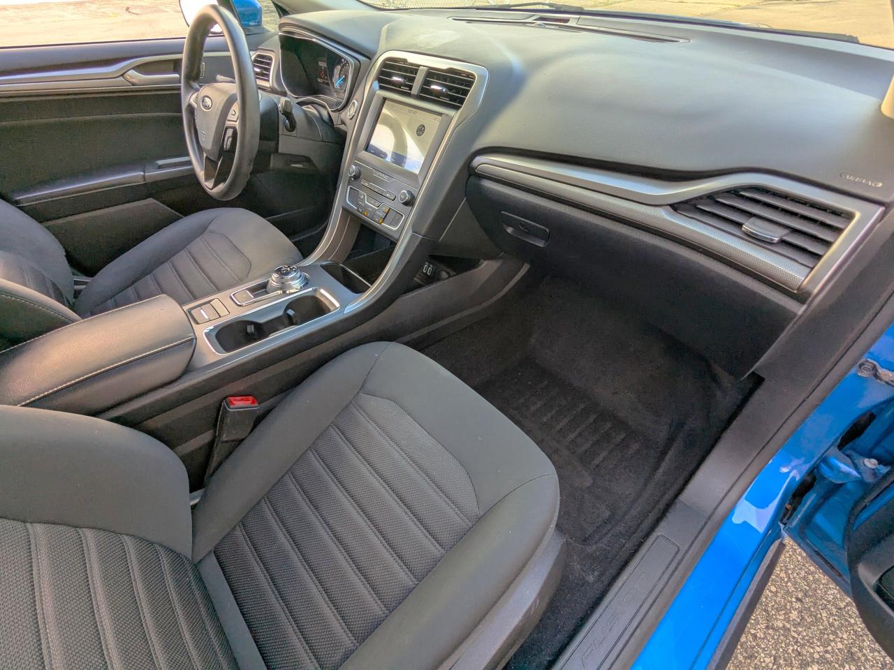 Ford Fusion SE FWD 2020