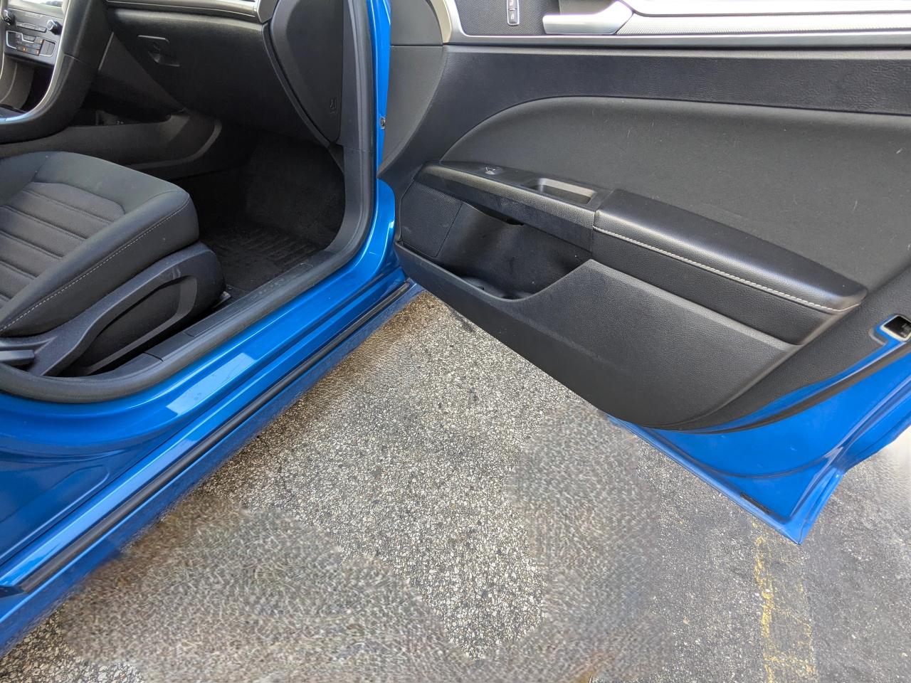 Ford Fusion SE FWD 2020