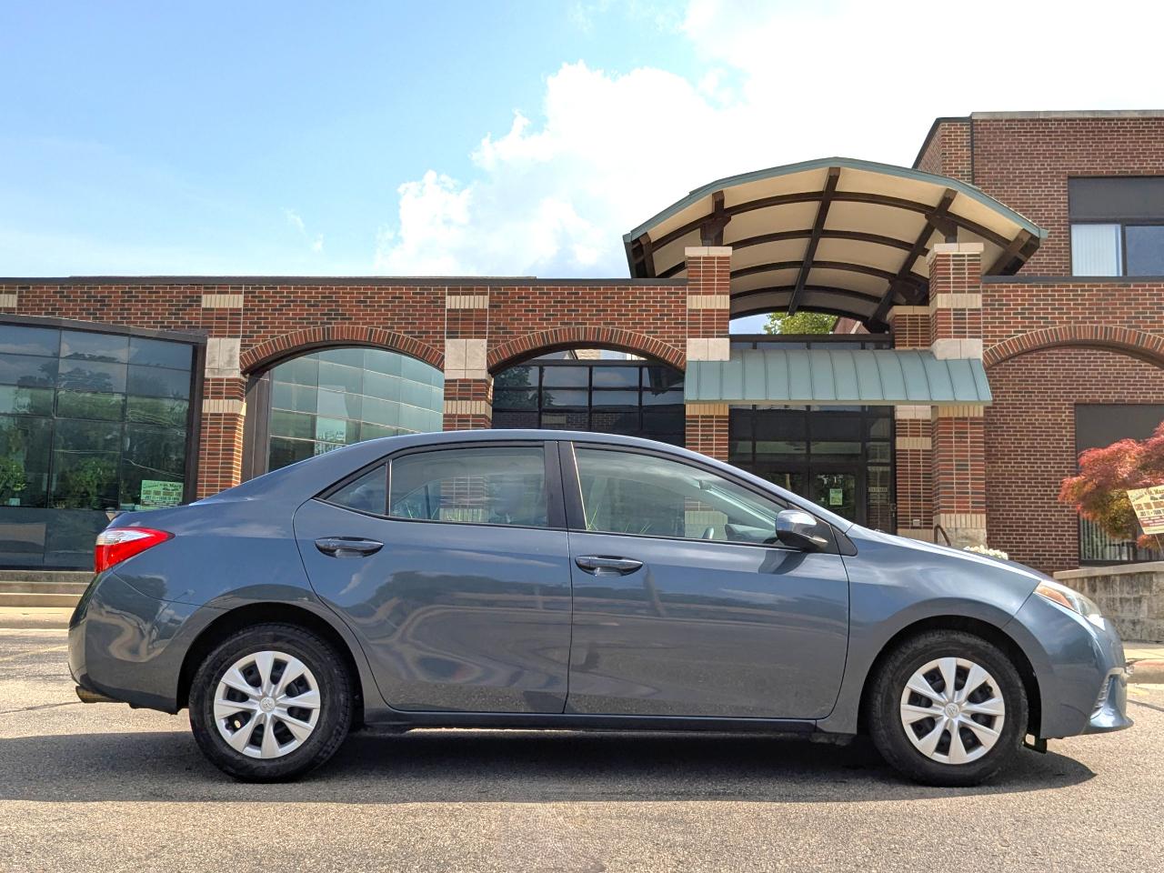 Toyota Corolla LE 2016