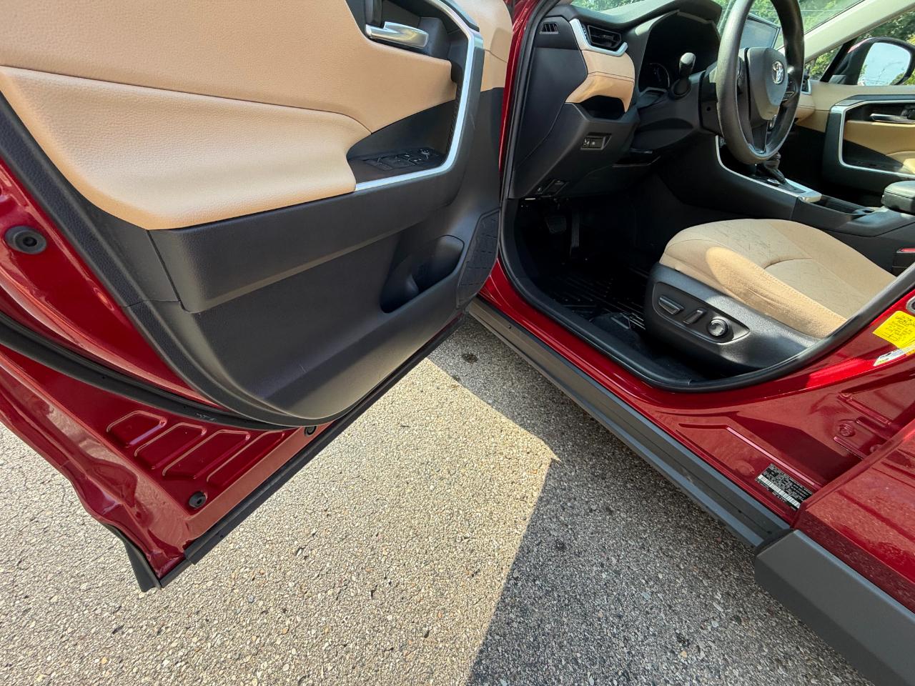 Toyota RAV4 Hybrid XLE AWD 2023