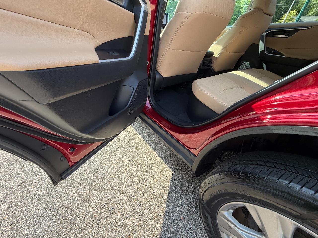 Toyota RAV4 Hybrid XLE AWD 2023