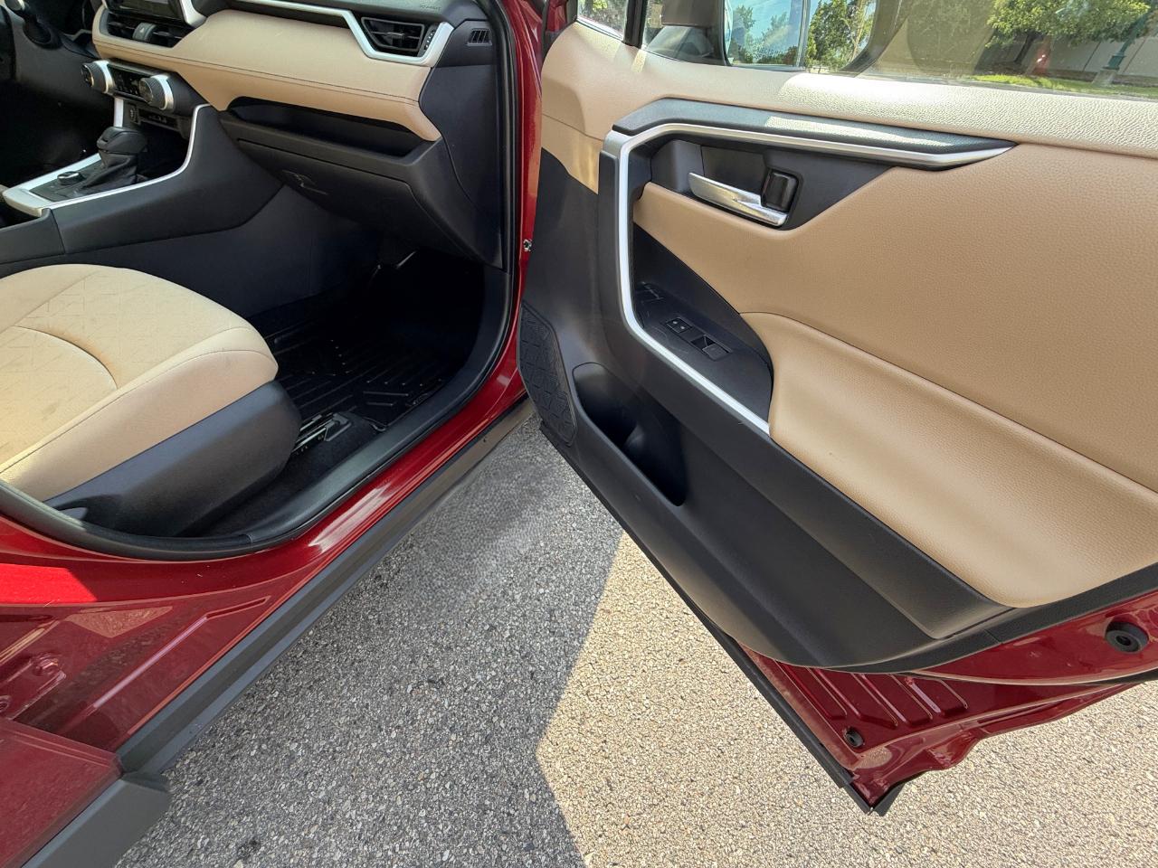 Toyota RAV4 Hybrid XLE AWD 2023