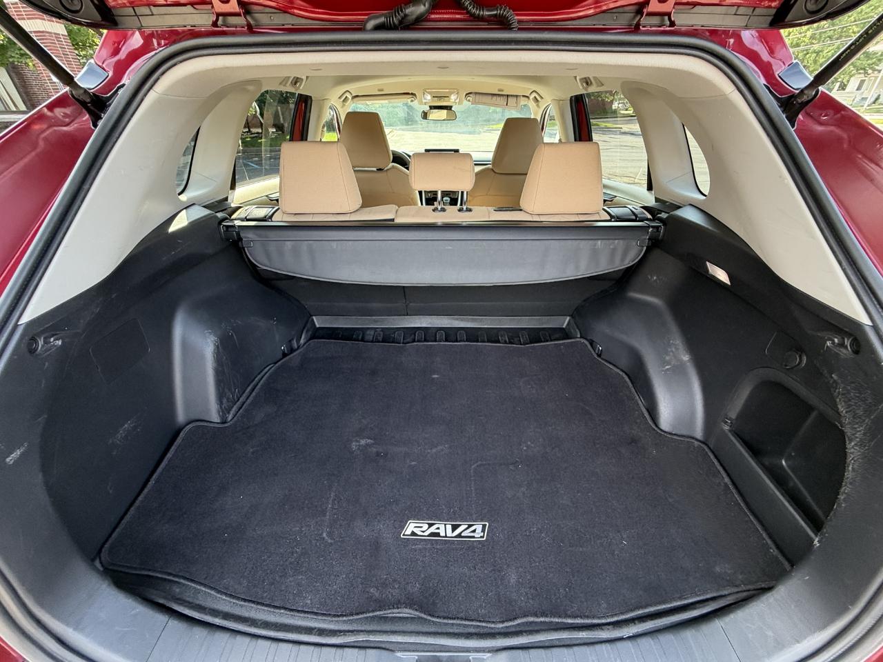 Toyota RAV4 Hybrid XLE AWD 2023