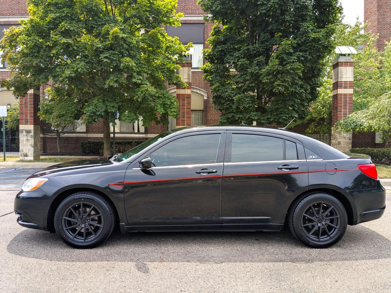 Chrysler 200 4dr Sdn LX 2014