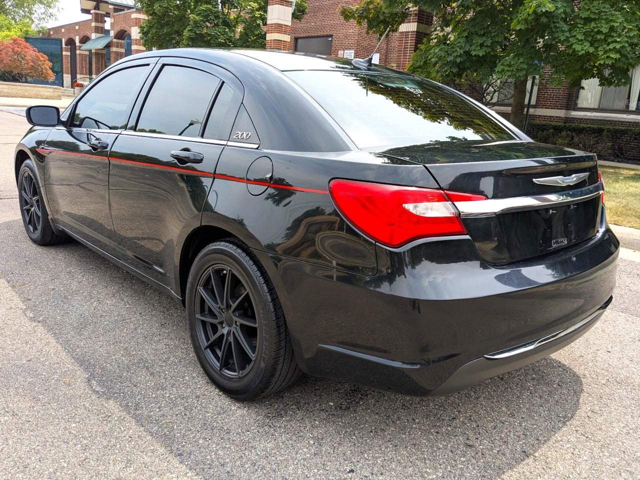 Chrysler 200 4dr Sdn LX 2014