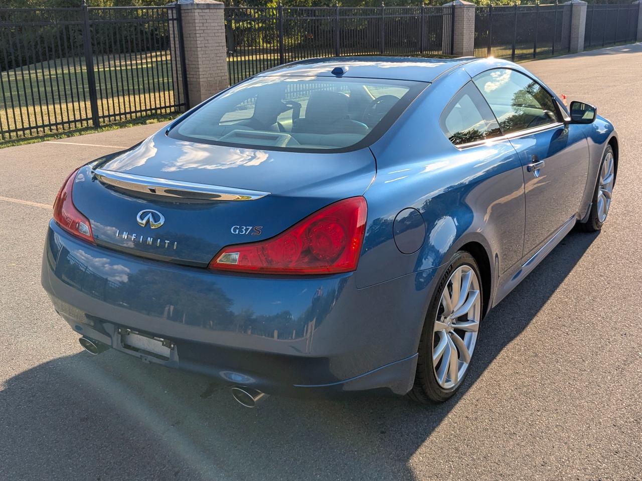 Infiniti G37S  2008