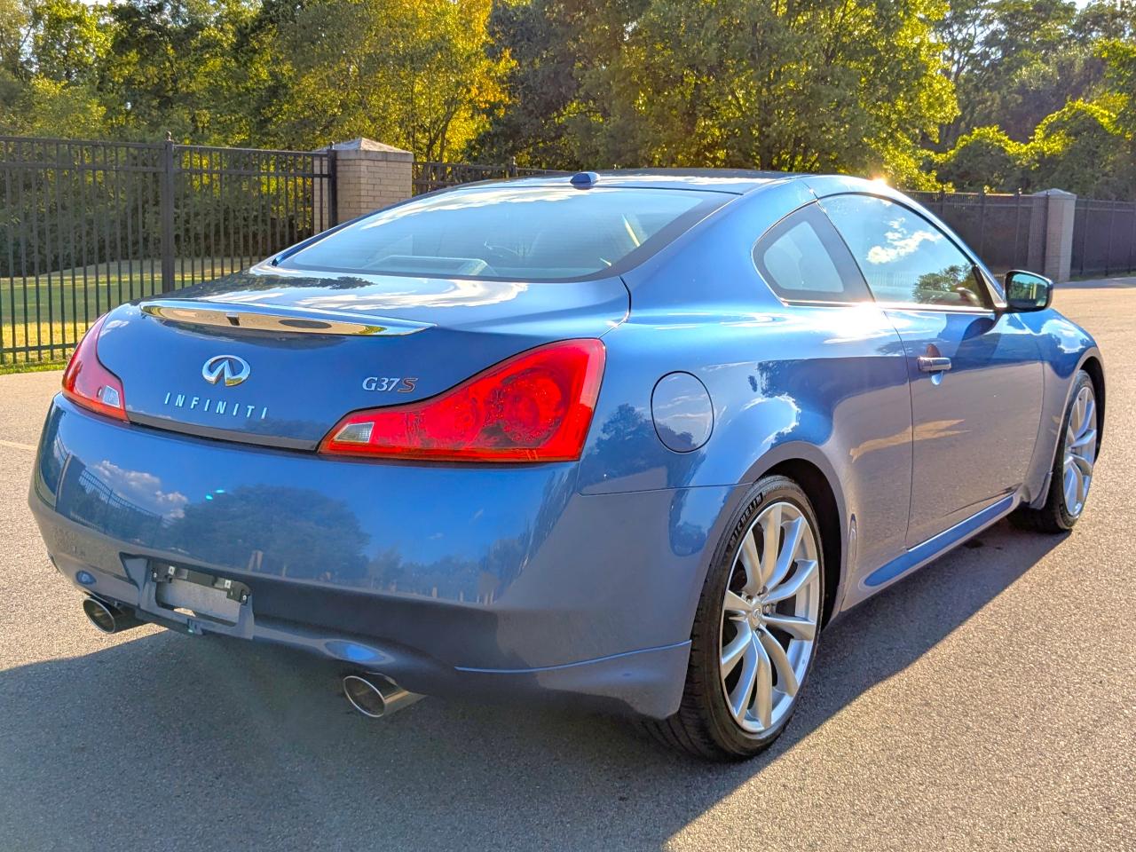 Infiniti G37S  2008
