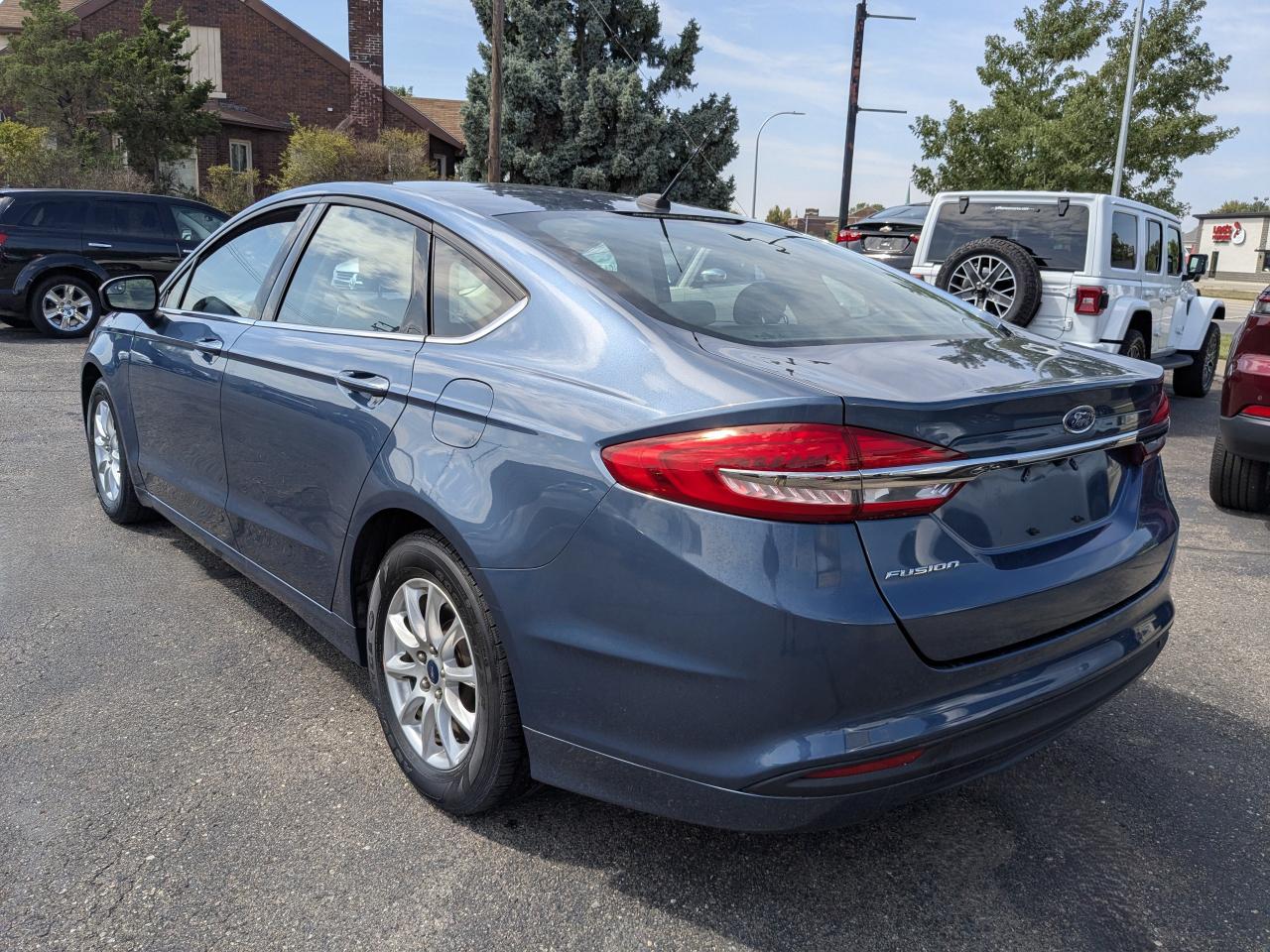 Ford Fusion S FWD 2018