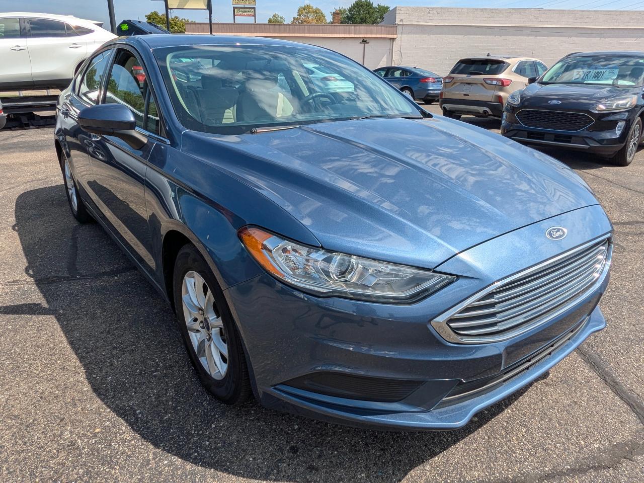 Ford Fusion S FWD 2018